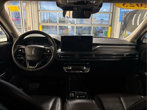 Used 2023 Lincoln Corsair Reserve w/ Equipment Group 202A image 9