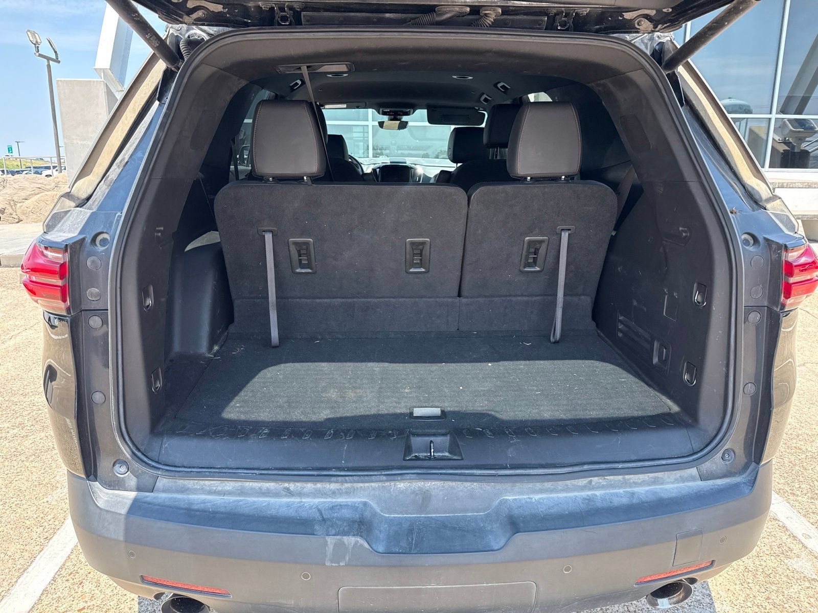 Used 2023 Chevrolet Traverse RS FWD image 5