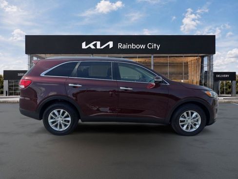 Used 2016 Kia Sorento FWD image 4