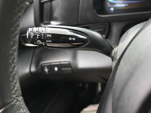 Used 2025 Hyundai Elantra Sport image 17