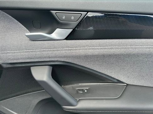 New 2025 Volkswagen Tiguan S w/ 18" Wheel Package image 22