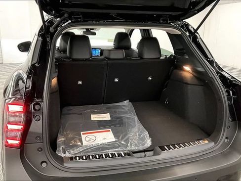 New 2026 Nissan Kicks SR w/ SR Premium Package AWD/4WD image 39