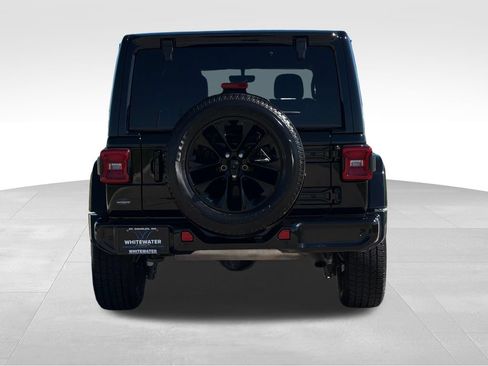 Used 2022 Jeep Wrangler Unlimited Sahara AWD/4WD image 25