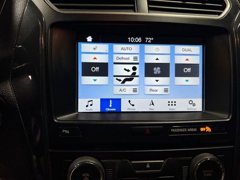 Used 2018 Ford Explorer XLT w/ Equipment Group 202A image 37