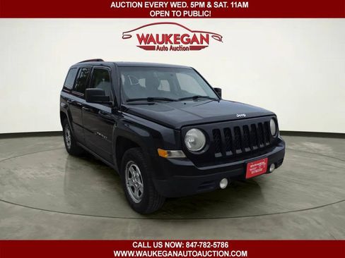 Used 2014 Jeep Patriot Sport w/ Power Value Group FWD image 3