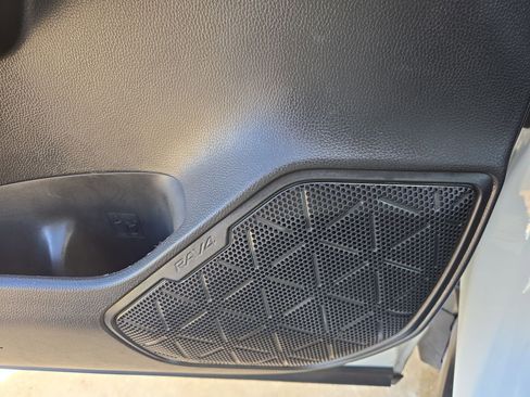 Used 2024 Toyota RAV4 XLE FWD image 15