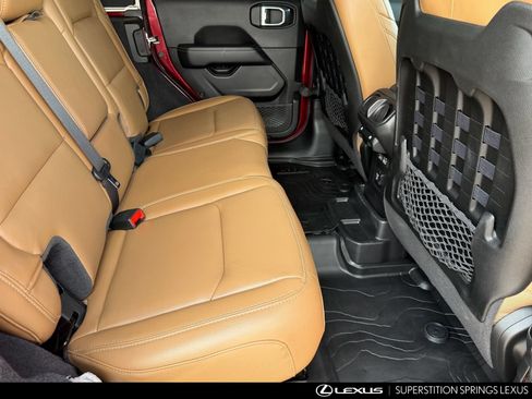 Used 2021 Jeep Wrangler Unlimited Rubicon AWD/4WD image 15