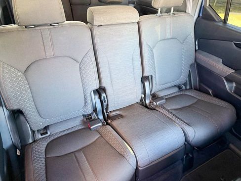 Used 2025 Honda Pilot Sport image 23