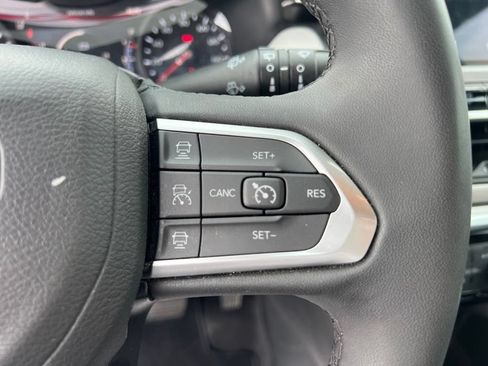 Used 2025 Jeep Compass Limited AWD/4WD image 24