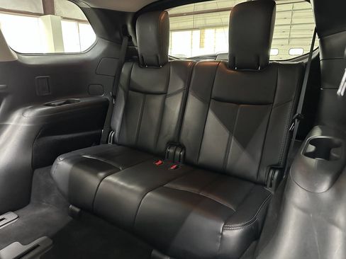 Used 2020 Nissan Pathfinder SL image 14