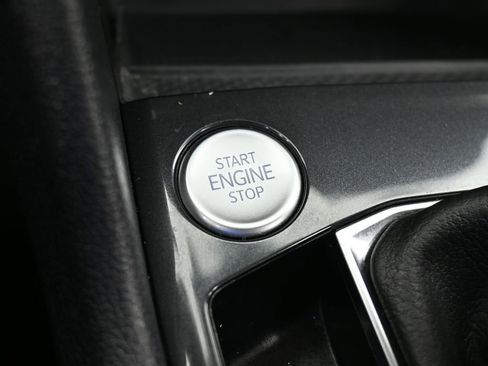 Used 2023 Volkswagen Tiguan SE image 28