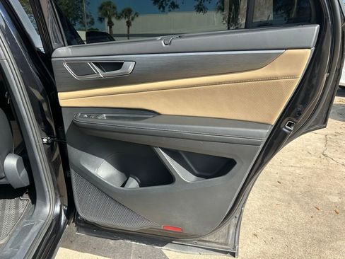 Used 2024 Volkswagen Atlas Cross Sport SE image 49