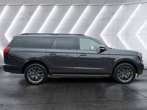 New 2026 Ford Expedition Max Platinum w/ Stealth Appearance Package AWD/4WD image 8