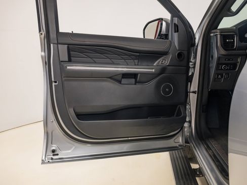 Used 2024 Ford Expedition Platinum image 15