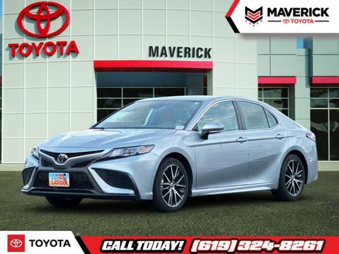 Used 2024 Toyota Camry SE image 1