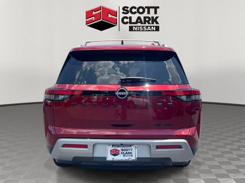 Used 2023 Nissan Pathfinder SL w/ Lighting Package (N92) AWD/4WD image 5