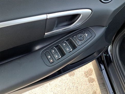 Used 2023 Hyundai Sonata SE image 16