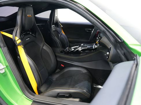 Used 2018 Mercedes-Benz AMG GT R image 30