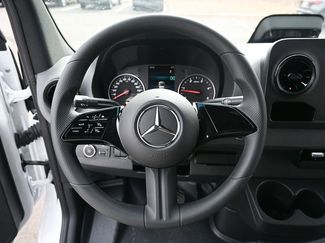 Used 2025 Mercedes-Benz Sprinter 2500 video 2