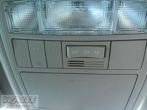 Used 2015 Toyota Venza LE image 16