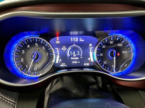 Used 2017 Chrysler Pacifica Limited image 25