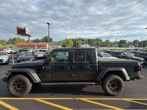 Used 2021 Jeep Gladiator Sport AWD/4WD image 3