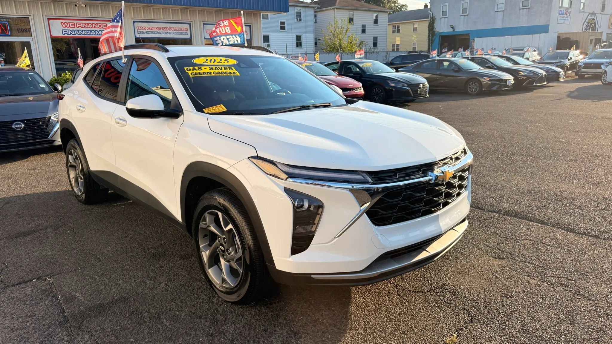 Used 2025 Chevrolet Trax LT w/ LT Convenience Package FWD image 2