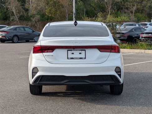 Used 2022 Kia Forte LXS image 4