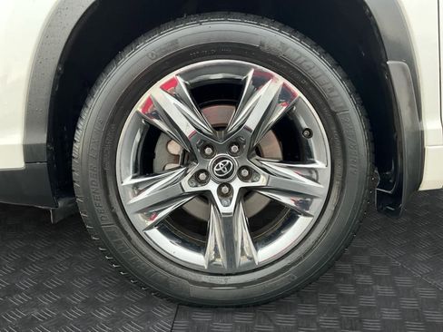 Used 2019 Toyota Highlander Limited Platinum image 12