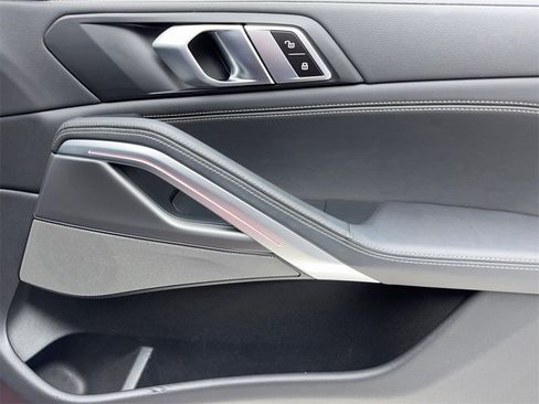 Used 2023 BMW X6 xDrive40i w/ M Sport Package image 48