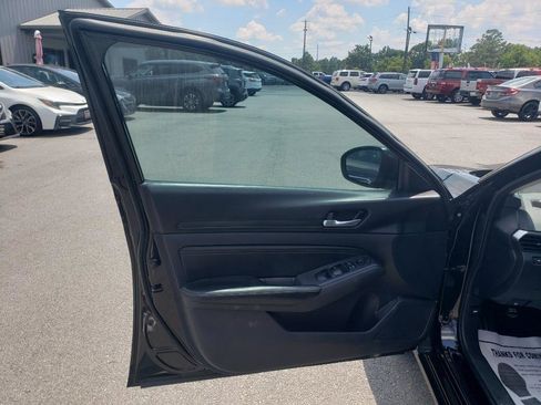 Used 2019 Nissan Altima 2.5 S FWD image 6