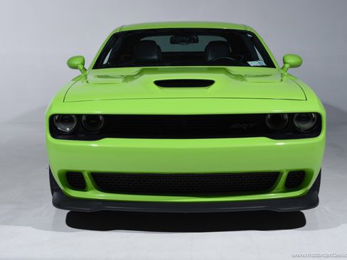 Used 2015 Dodge Challenger SRT Hellcat image 2