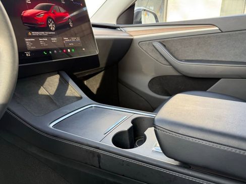 Used 2023 Tesla Model Y Long Range image 12