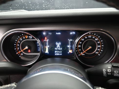 Used 2020 Jeep Wrangler Unlimited Sahara AWD/4WD image 21