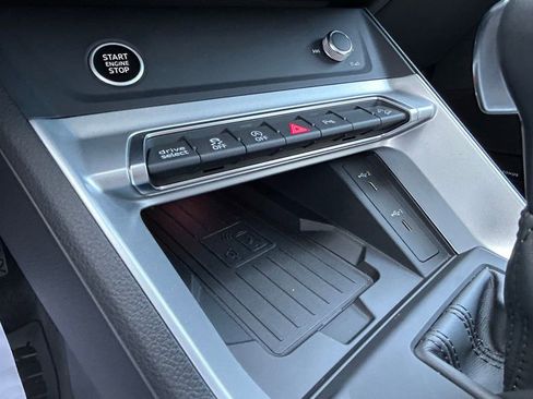 Used 2024 Audi Q3 2.0T Premium Plus w/ Premium Plus Package image 27