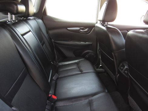 Used 2022 Nissan Rogue Sport SL image 11