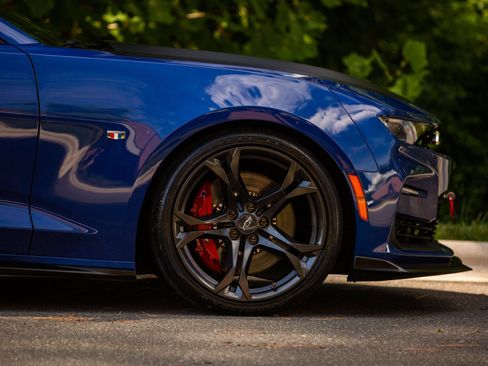 Used 2023 Chevrolet Camaro SS RWD image 8