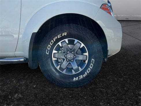Used 2019 Nissan Frontier PRO-4X image 13