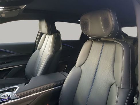 Certified 2024 Cadillac Lyriq Luxury w/ LPO, Floor Liner Package image 32