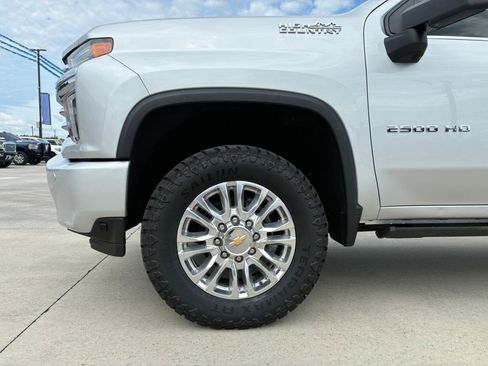 Used 2022 Chevrolet Silverado 2500 High Country w/ Z71 Off-Road Package AWD/4WD image 7