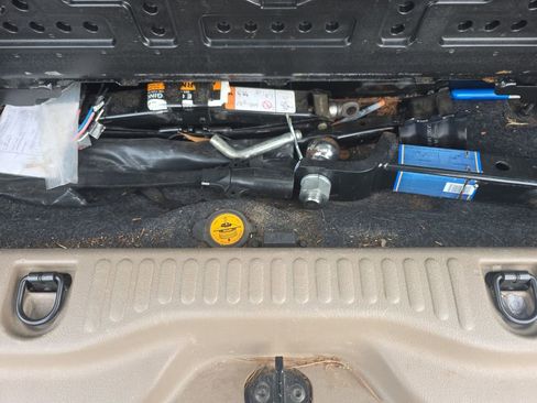 Used 2005 Ford Explorer XLT RWD image 28