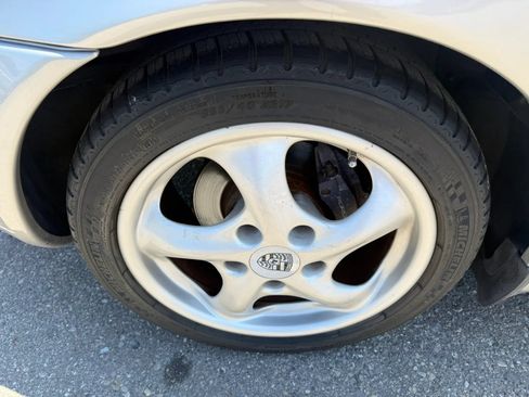 Used 1999 Porsche Boxster RWD image 11