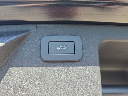 Certified 2025 Land Rover Discovery Sport S AWD/4WD image 13