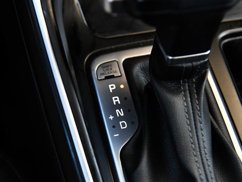 Used 2024 Kia Sorento S image 30