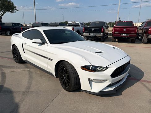 Used 2019 Ford Mustang GT Premium w/ Equipment Group 401A RWD image 4