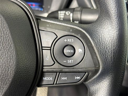 Used 2022 Toyota Corolla LE image 25