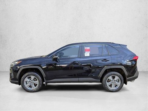 Used 2025 Toyota RAV4 XLE w/ Convenience Package FWD image 5