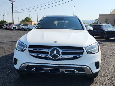 Used 2021 Mercedes-Benz GLC 300 4MATIC image 2