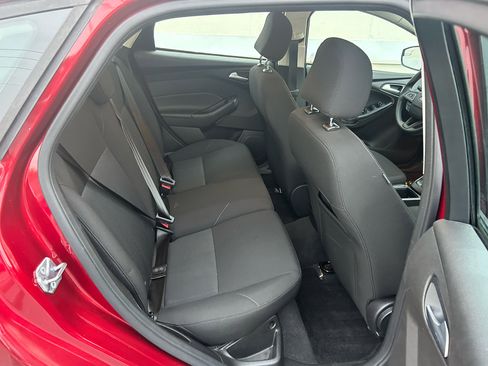 Used 2016 Ford Focus SE image 25