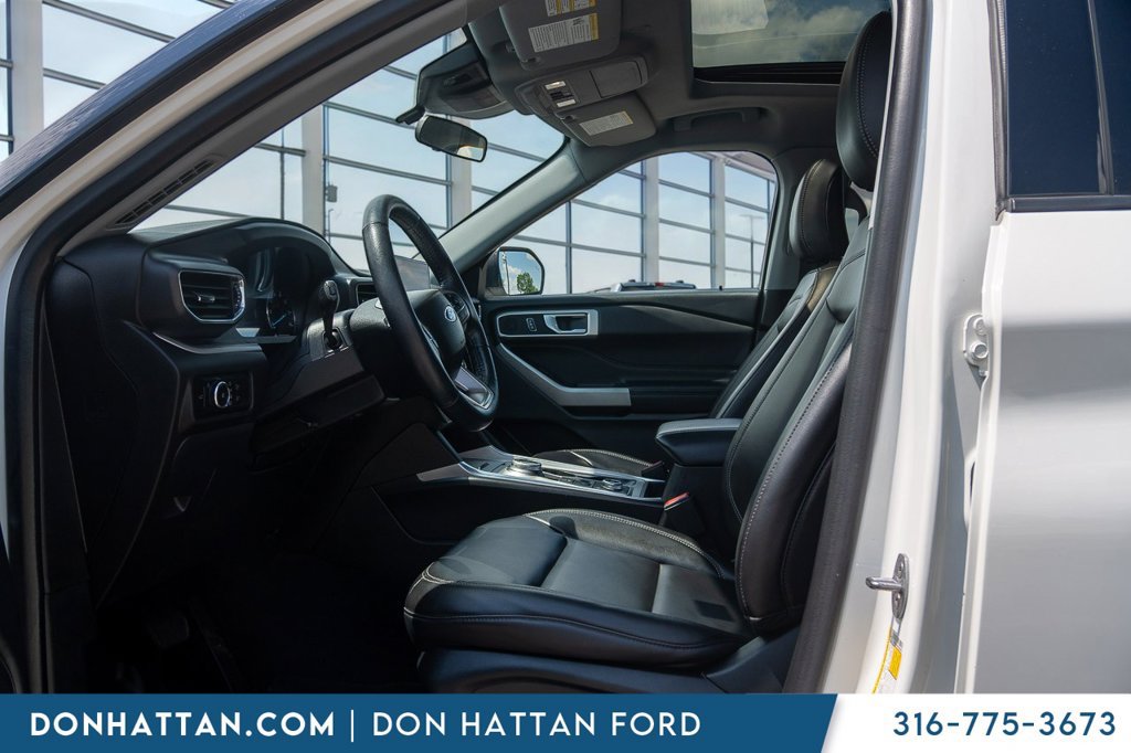 Used 2023 Ford Explorer XLT w/ Equipment Group 202A AWD/4WD image 3